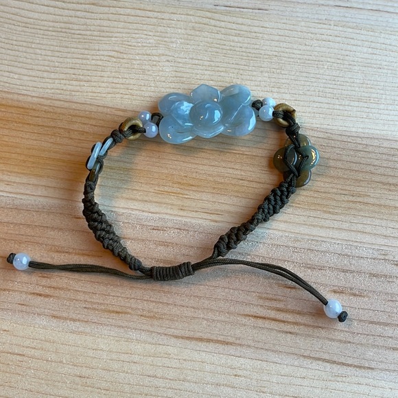 Jade Pendant Bracelet - Picture 2 of 2